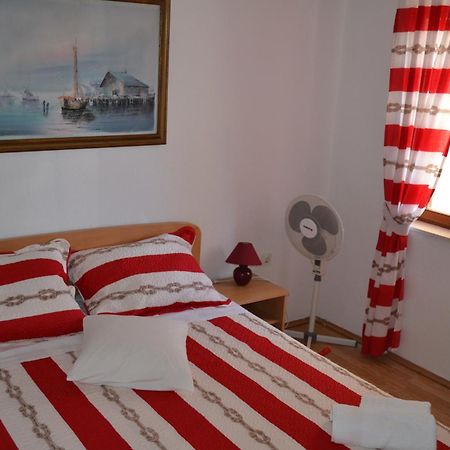 Holiday Apartments Lucic - Feels Like Home, Away From Home Ražanj Екстериор снимка