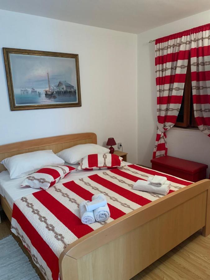 Holiday Apartments Lucic - Feels Like Home, Away From Home Ražanj Екстериор снимка